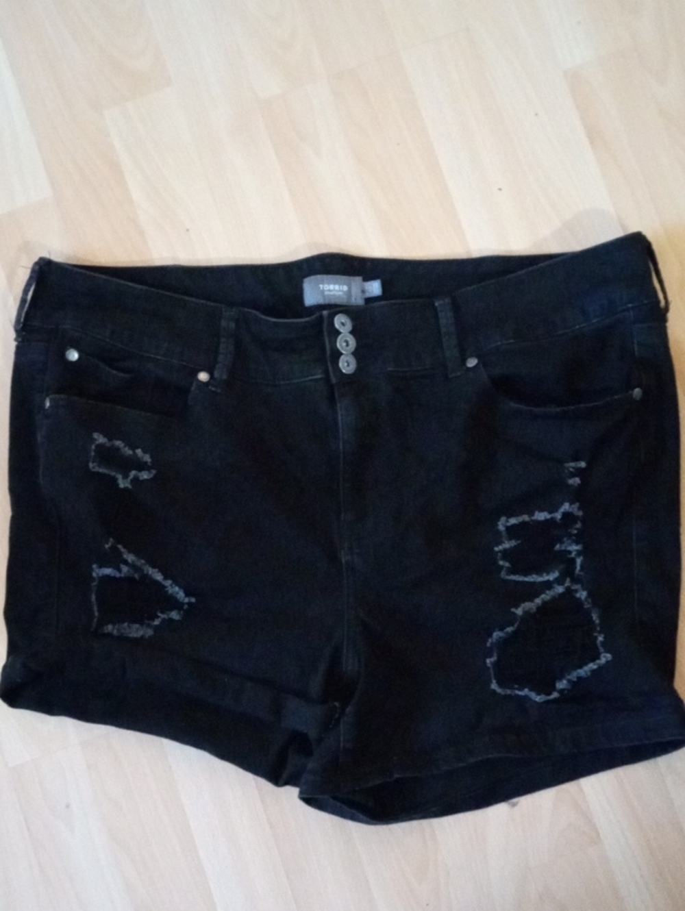 💲1⃣▶torrid Black Distressed High-Rise Denim Shorts